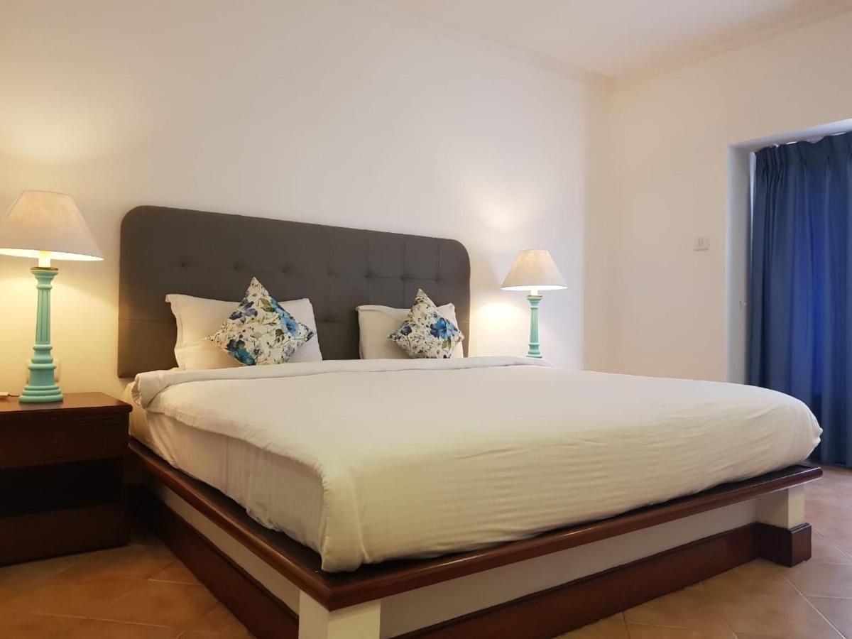 Coconut Grove Beach Resort Colva Exterior foto