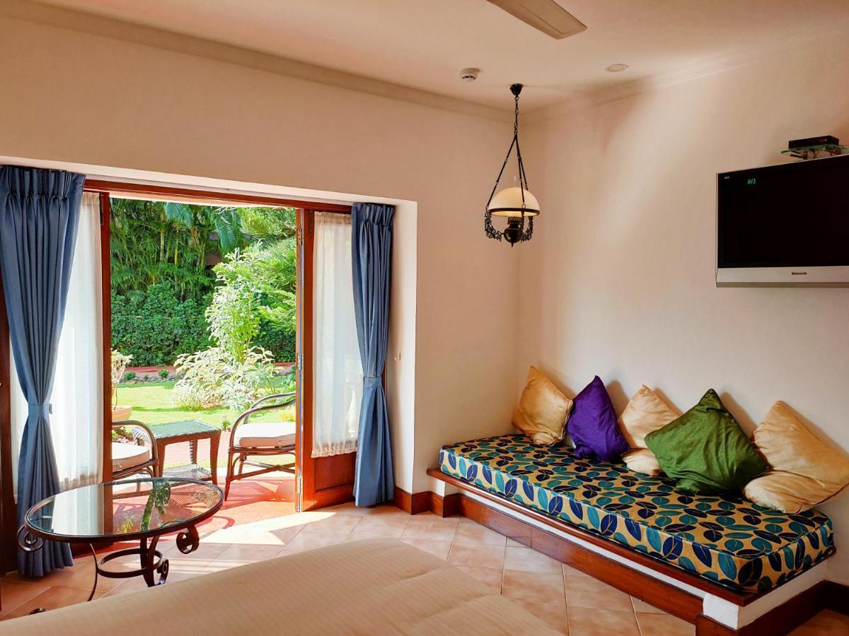 Coconut Grove Beach Resort Colva Exterior foto