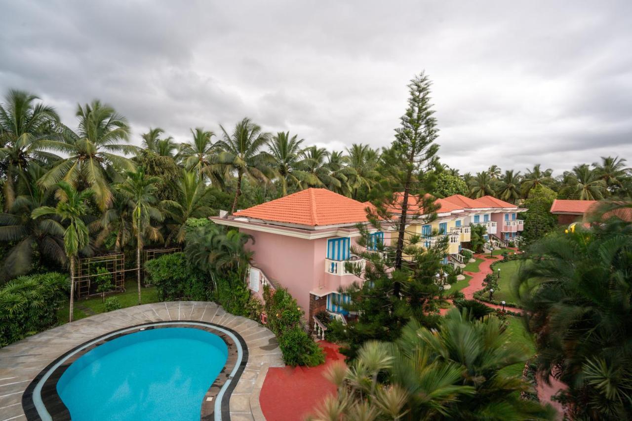 Coconut Grove Beach Resort Colva Exterior foto