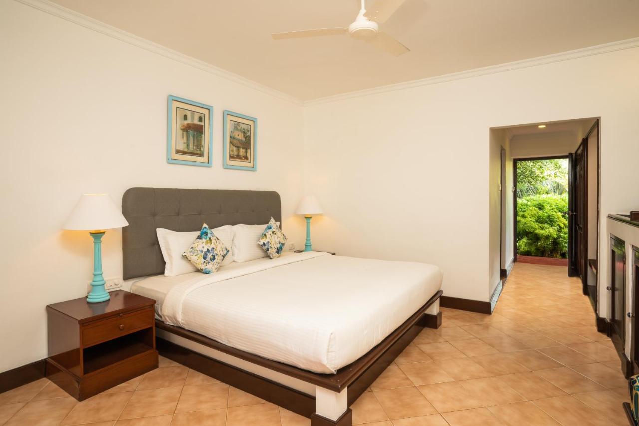 Coconut Grove Beach Resort Colva Exterior foto